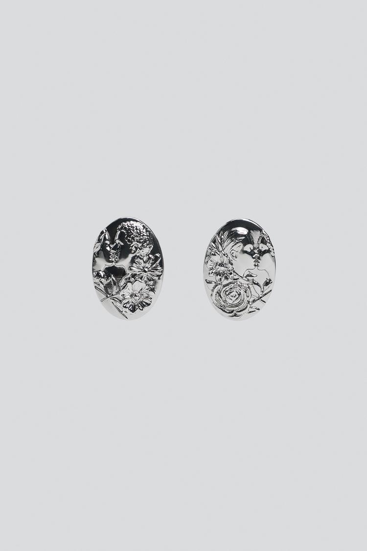 ENGRAVED METAL PLAQUE EARRINGS — Silver