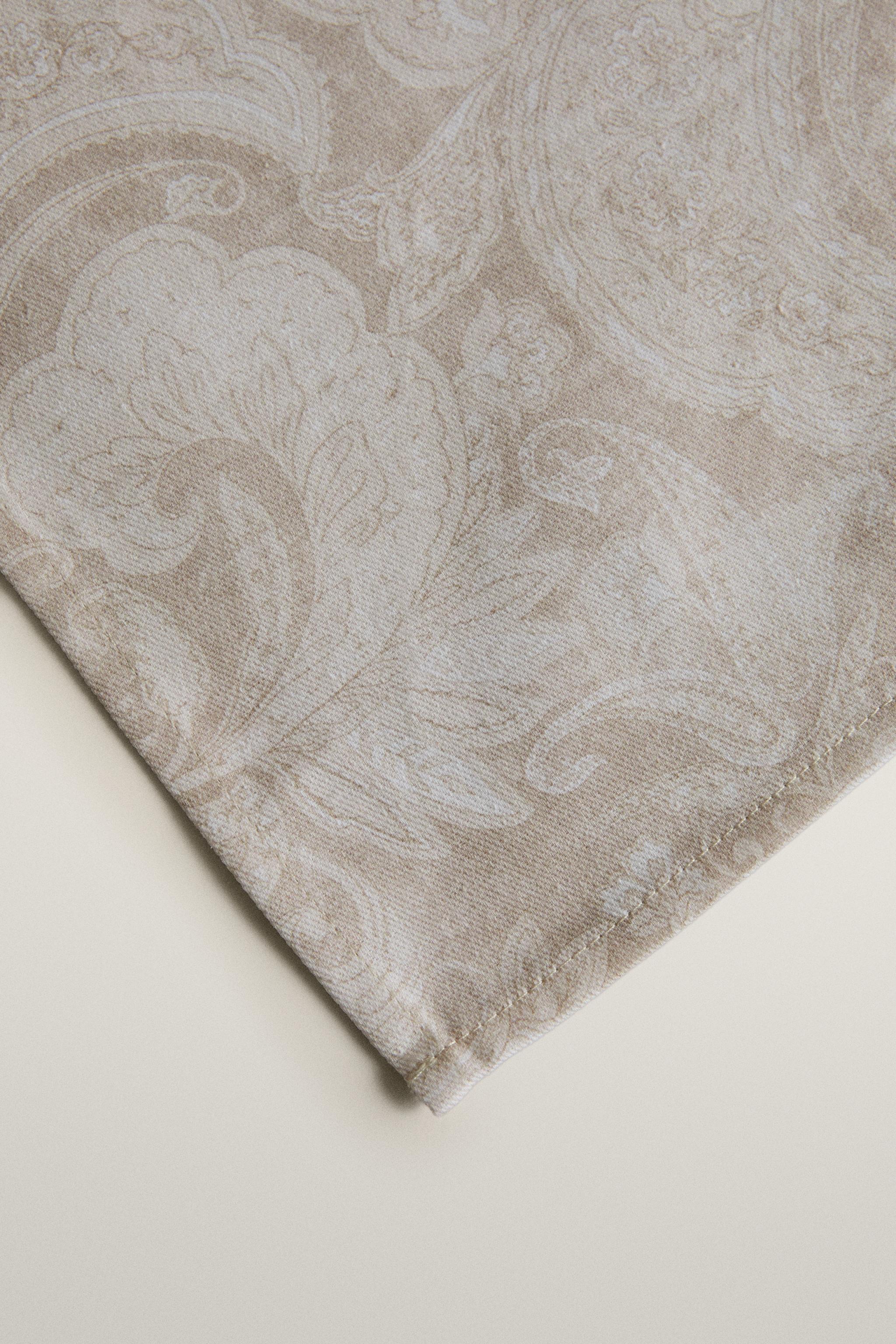 PACK OF PAISLEY PRINT NAPKINS (PACK OF 2)