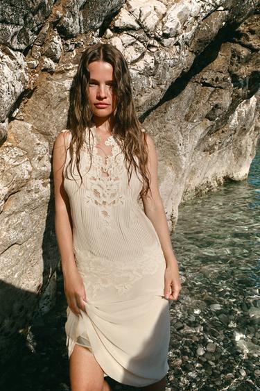 MIDI DRESS WITH PLEATS AND LACE - Beige marl by Zara