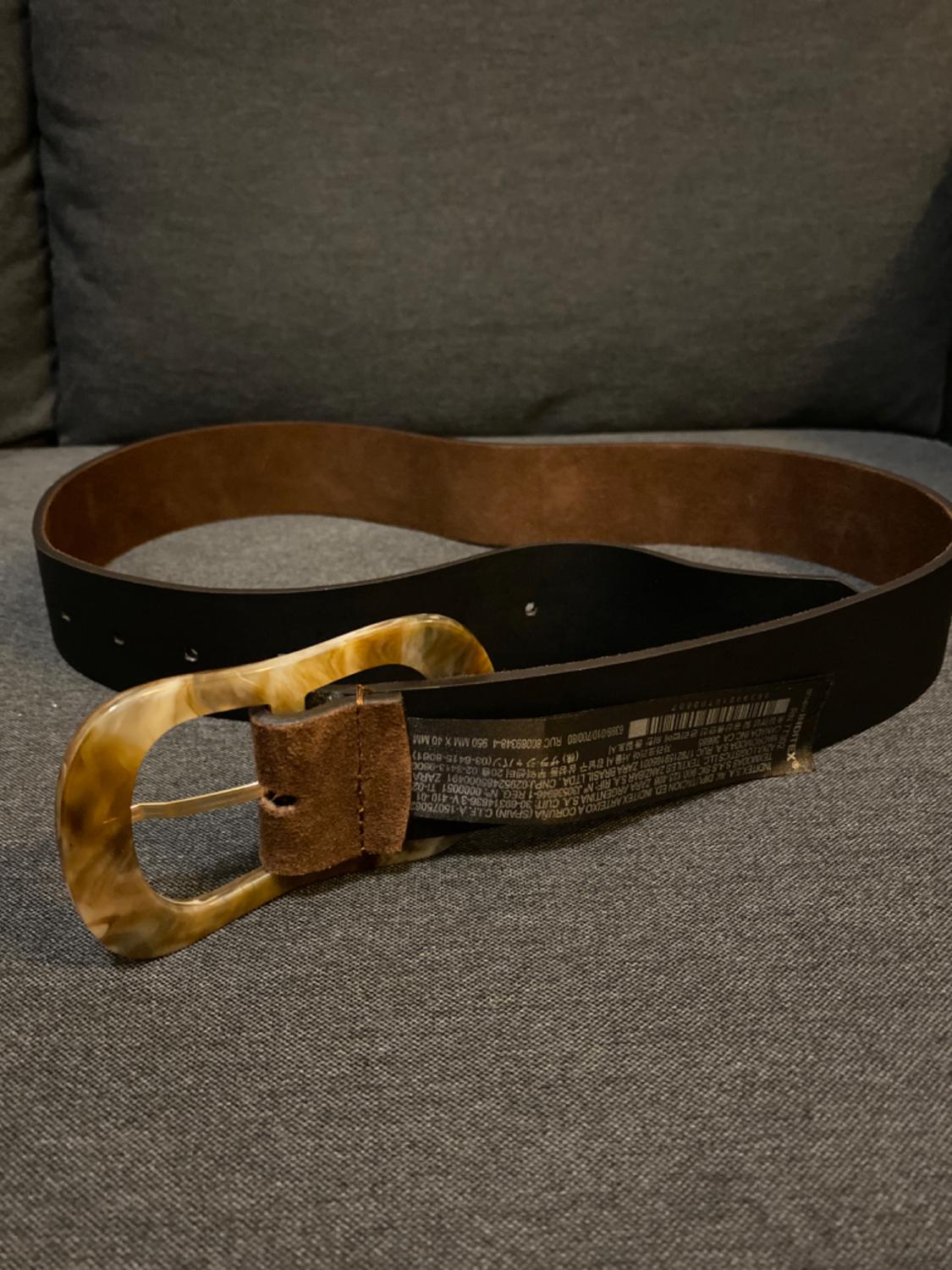 LEATHER BELT WITH RESIN BUCKLE - Image 3