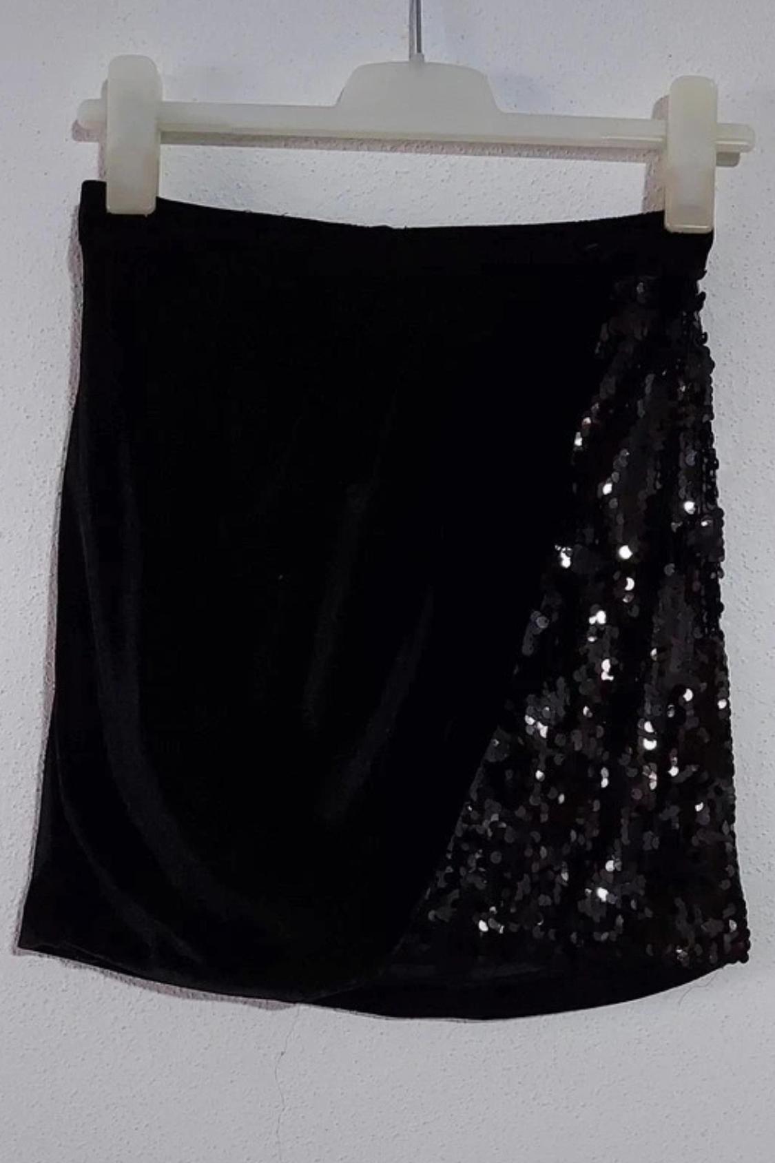 CONTRASTING SEQUINNED VELVET SKIRT