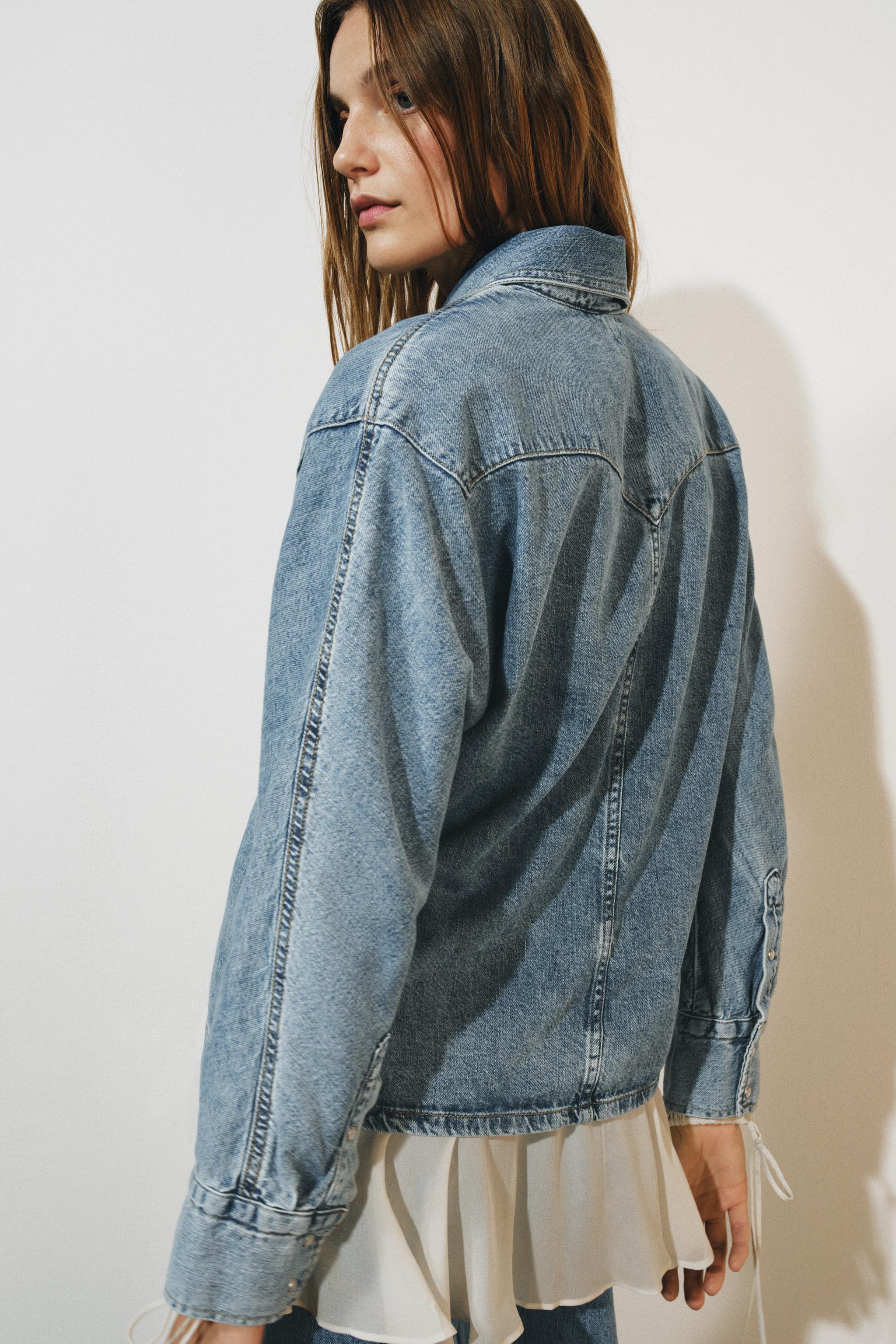 Zara ZW COLLECTION OMUZ VATKALI DENİM CEKET görsel 4