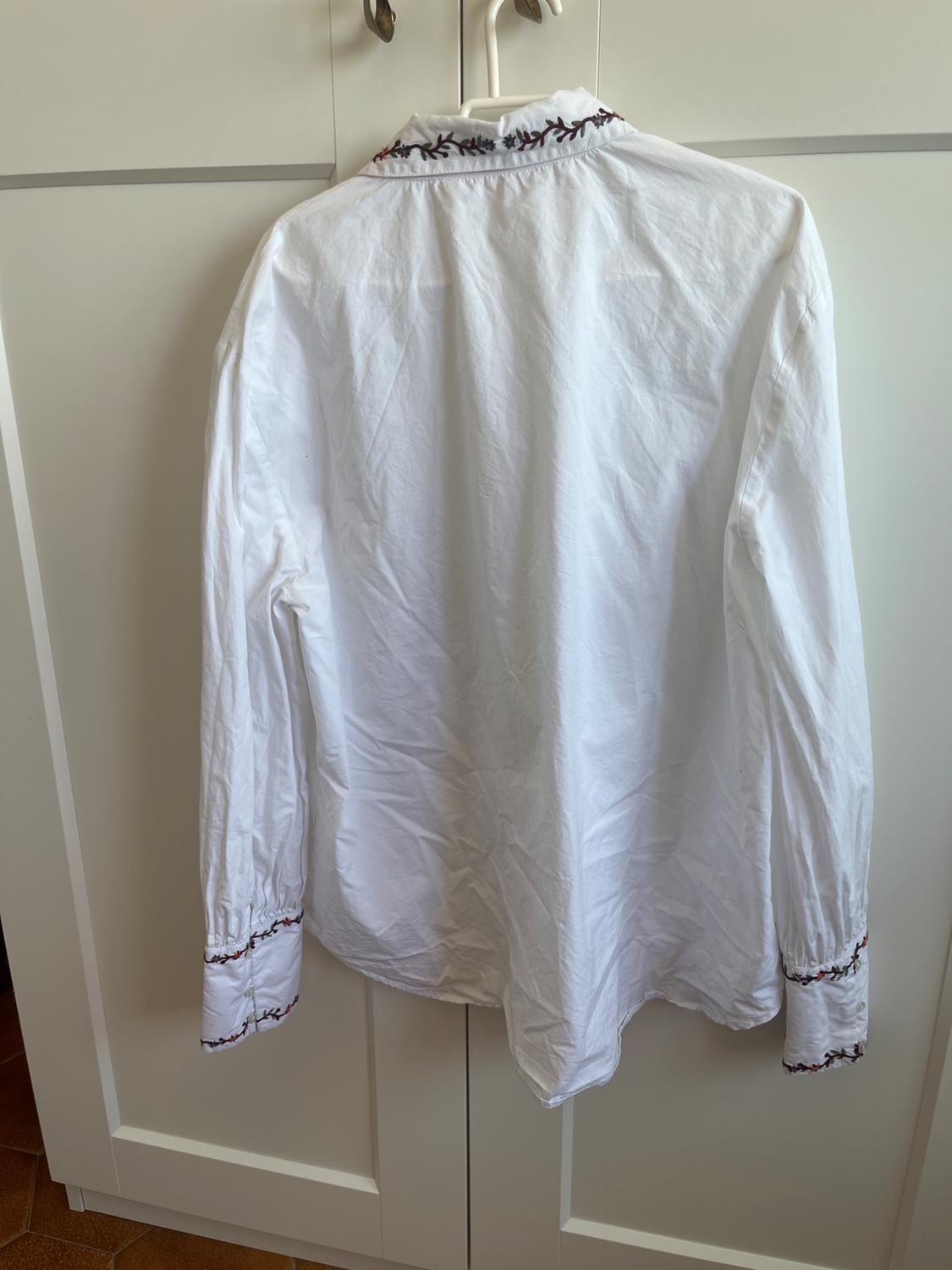 SHIRT WITH EMBROIDERED COLLAR AND CUFFS - Image 2