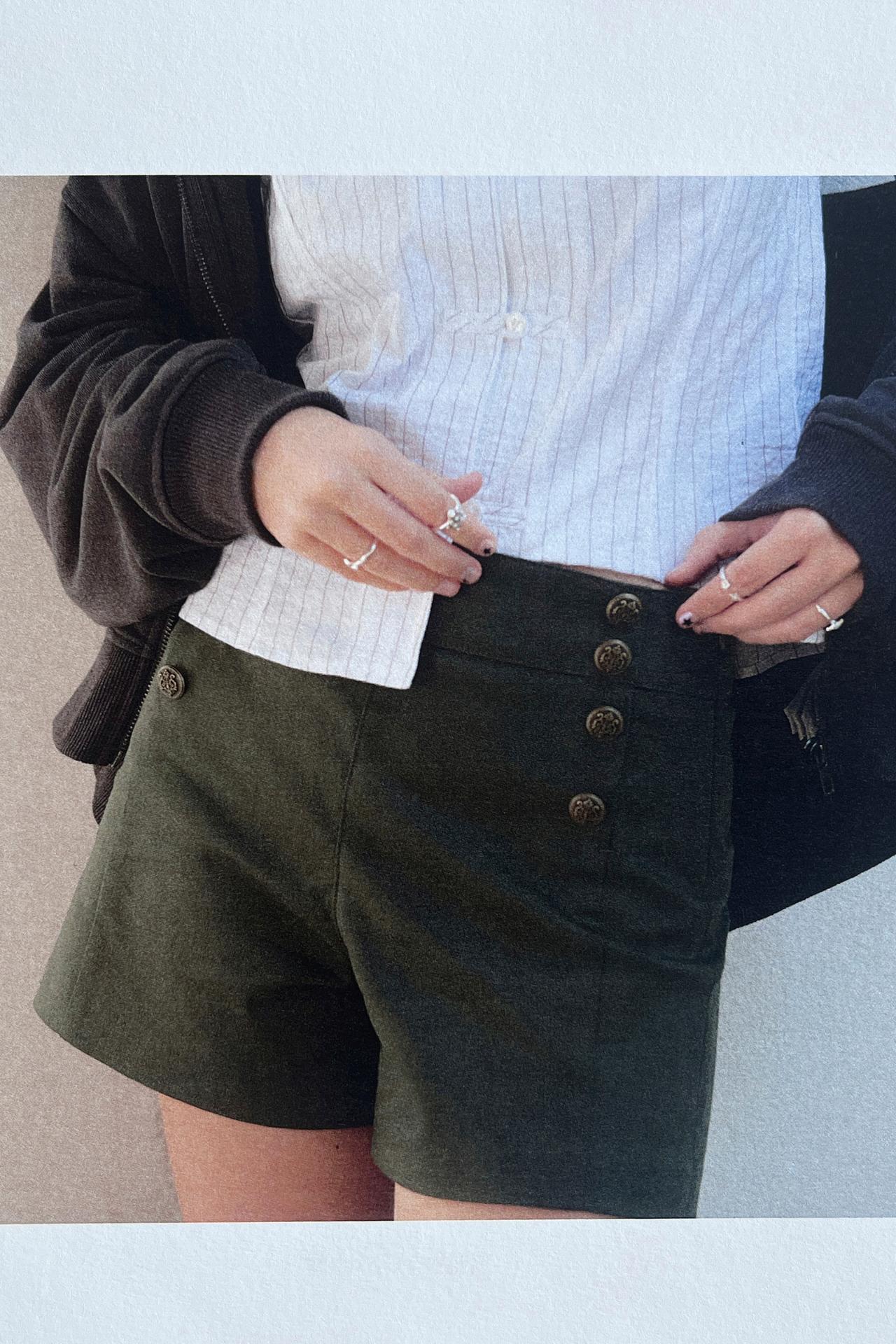 BUTTONED BERMUDA SHORTS — Khaki
