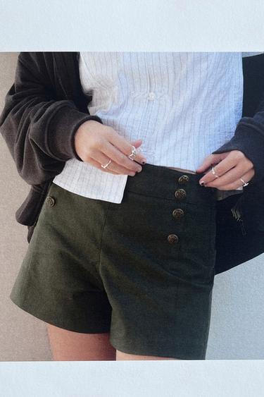 BERMUDA BOTONES - Khaki de Zara