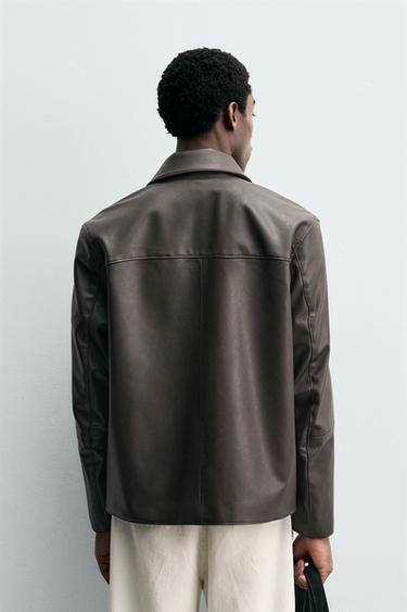 SURCHEMISE REGULAR FIT MATIÈRE SYNTHÉTIQUE - Marron foncé de Zara - Image 2