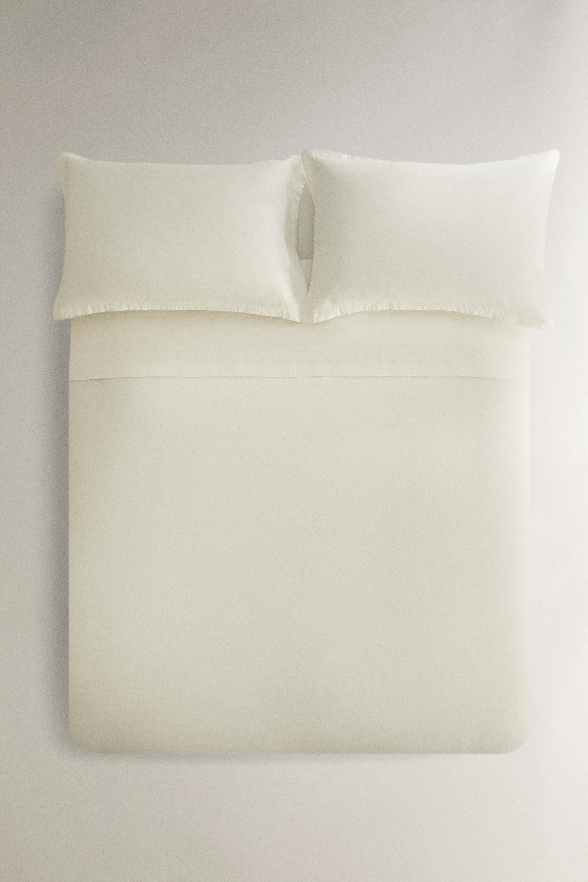 EMBROIDERED DUVET COVER