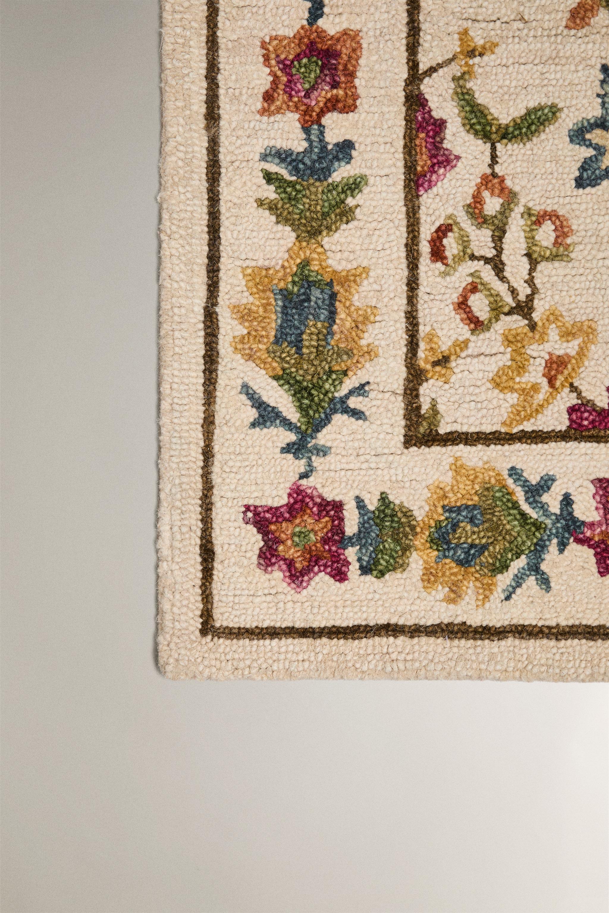FLORAL PRINT WOOL RUG