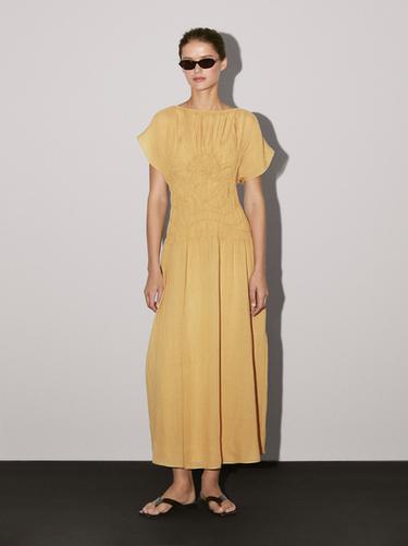 Vestido midi detalle bordados - Mostaza de Zara - Imagen 0