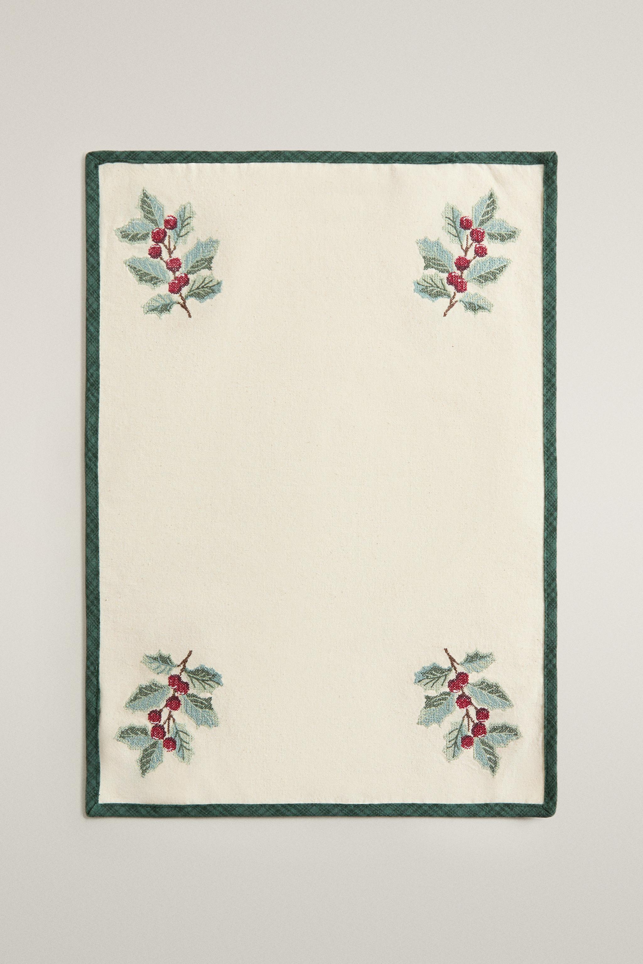 EMBROIDERED CHRISTMAS PLACEMAT