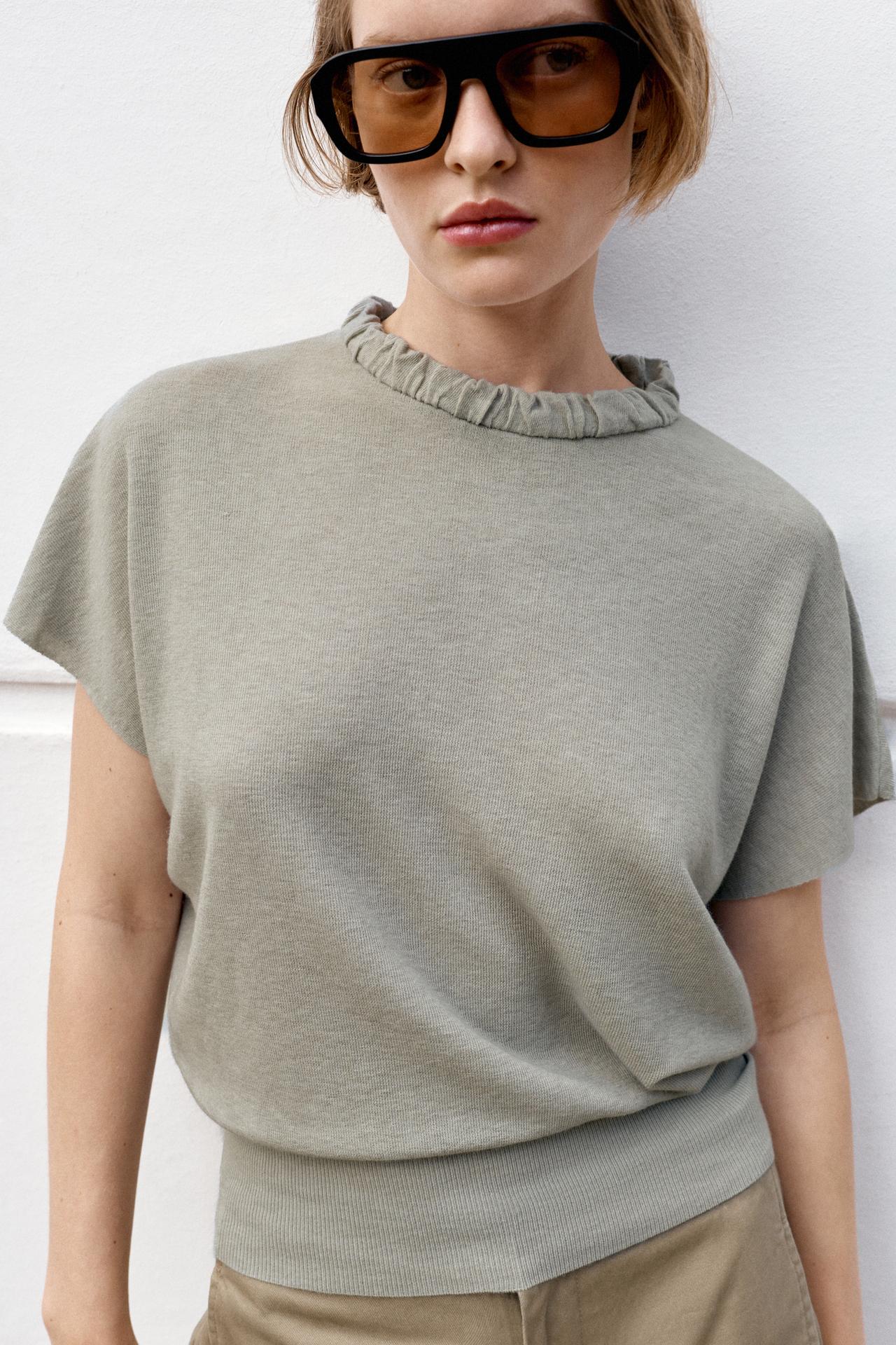 GATHERED NECK KNIT TOP — Pearl gray