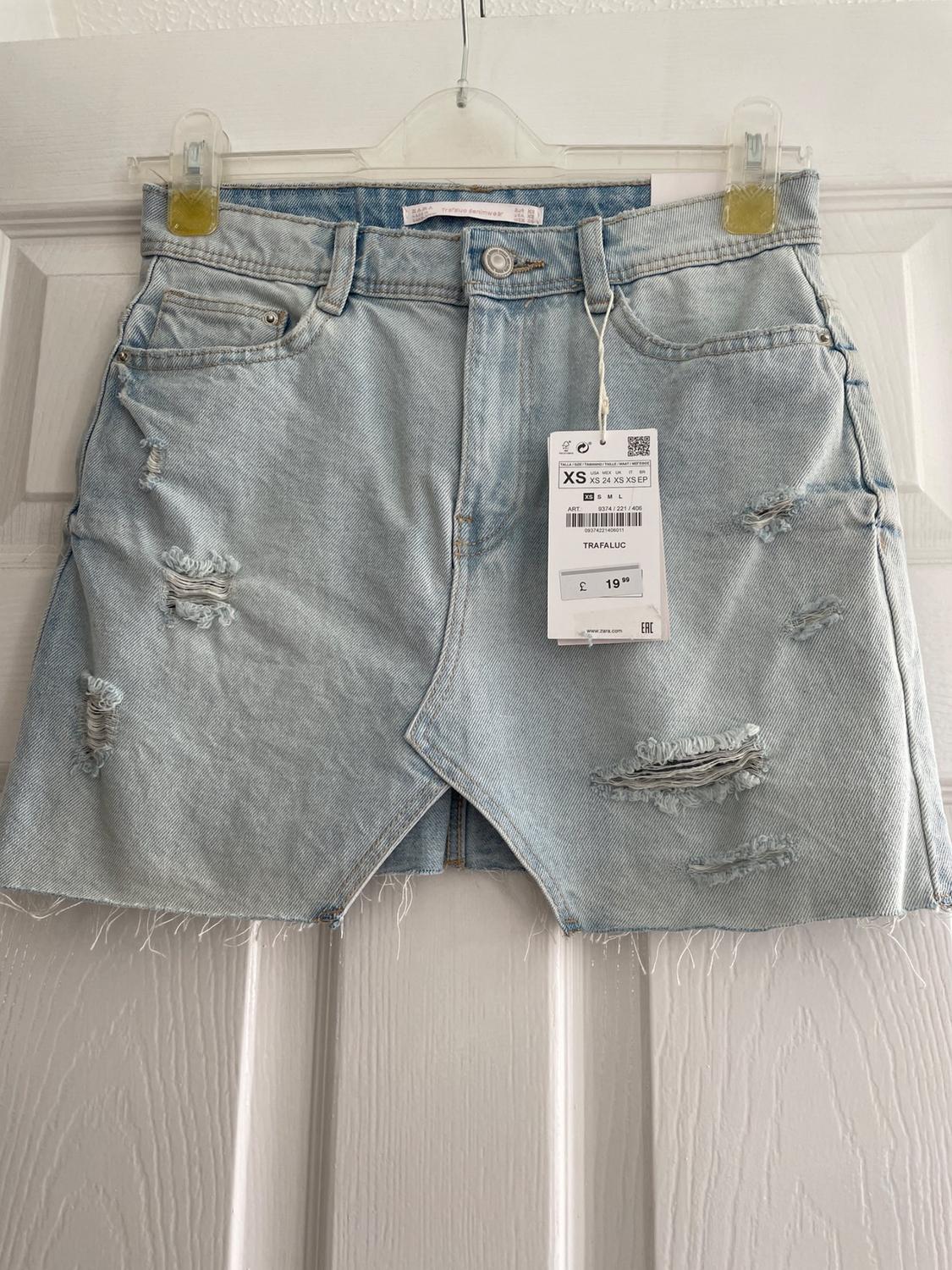 RIPPED DENIM MINI SKIRT - Image 3