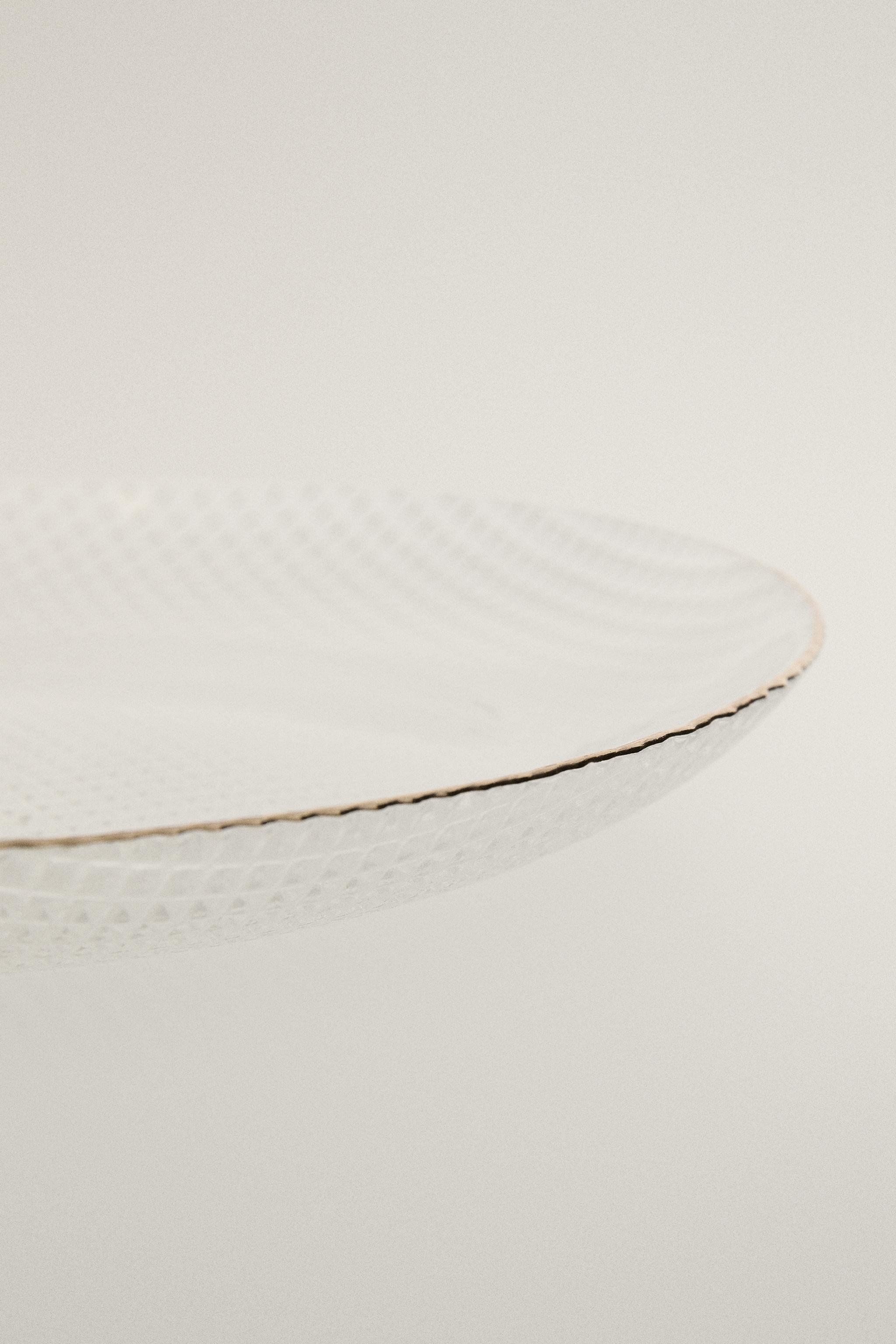 GLASS DESSERT PLATE WITH RELIEF AND RIM