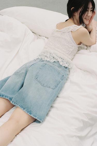 TRFデニムバミューダパンツ、Aライン、ミッドライズライトブルーZaraのTRFデニムバミューダパンツ、Aライン、ミッドライズ - ライトブルー 