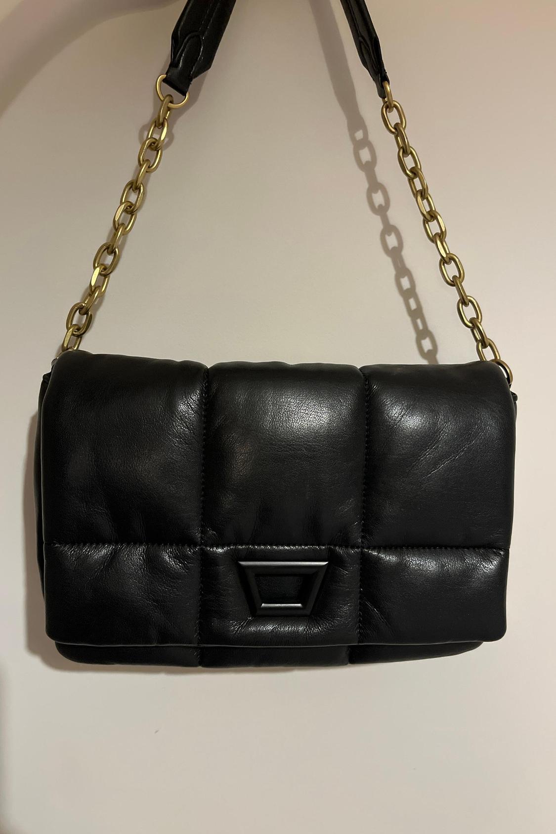 QUILTED CROSSBODY BAG WITH METAL DETAIL