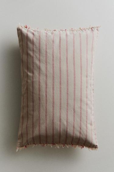 HOUSSE DE COUSSIN RAYURES - Rouge de Zara