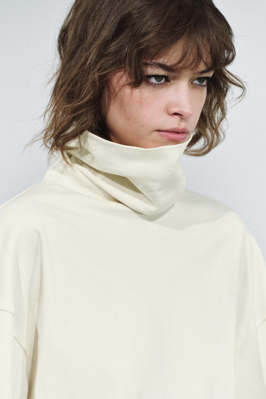 INTERLOCK HIGH NECK T-SHIRT