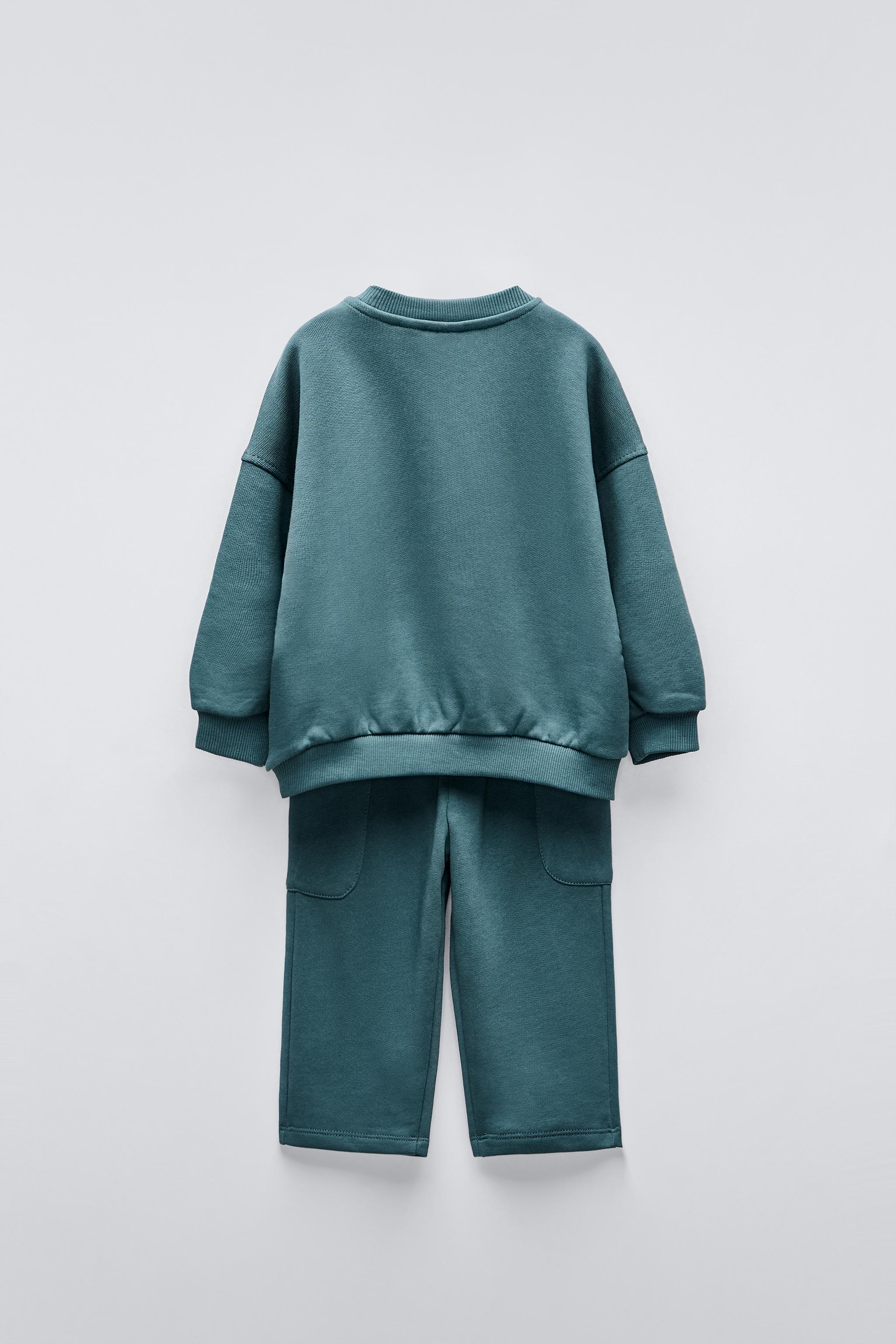 SWEATSHIRT AND TROUSERS JOGGING SET