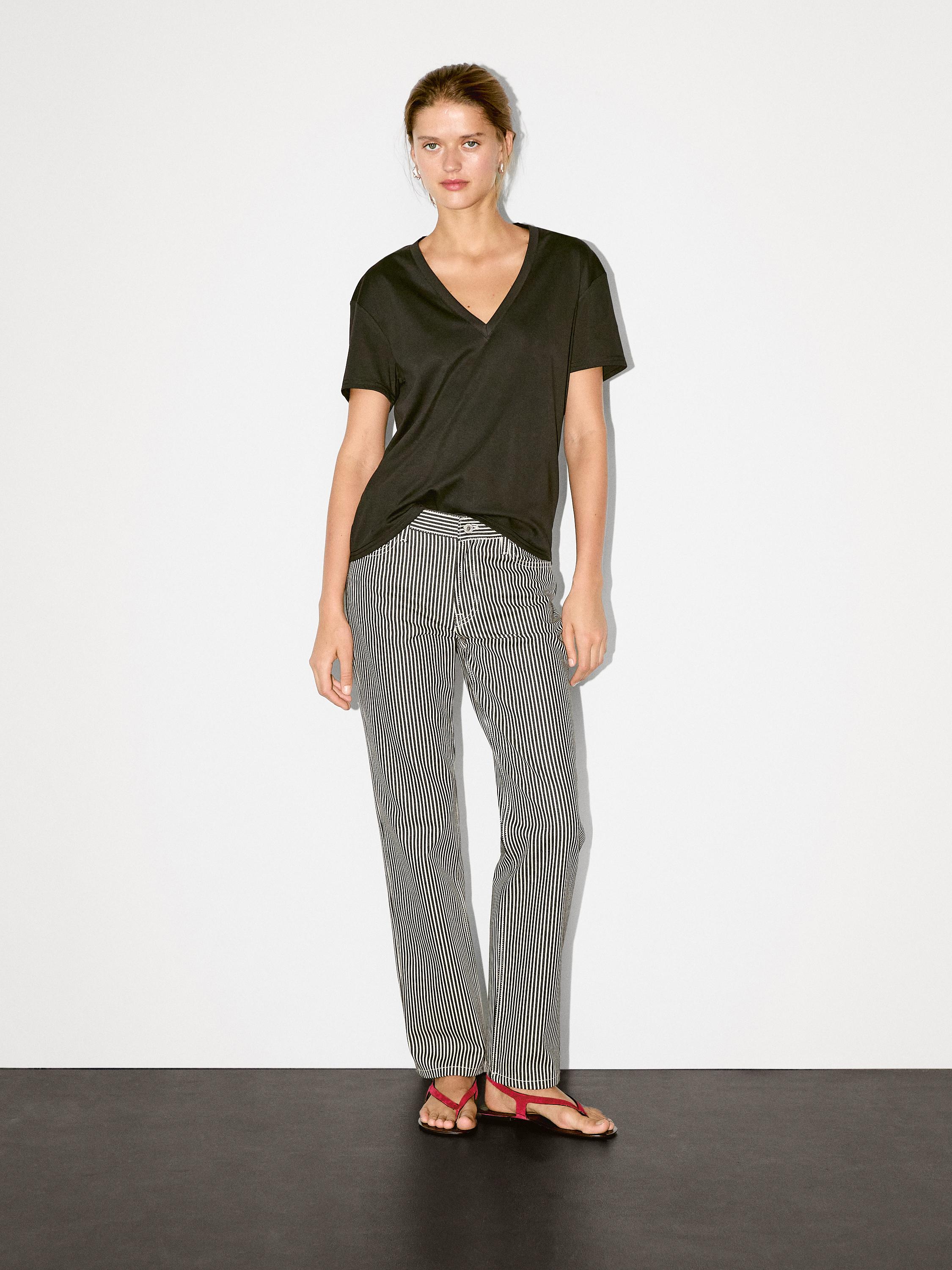 Flowing V-neck T-shirt