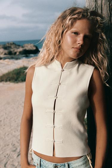 KNIT WAISTCOAT TOP WITH FROG FASTENING - Ecru by Zara