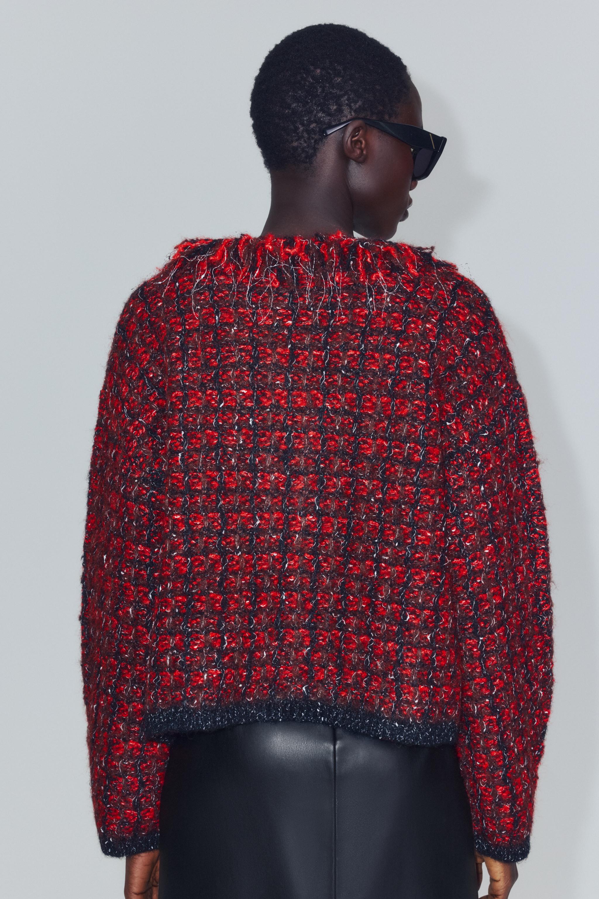 GILET EN MAILLE STRUCTURÉE À FRANGES