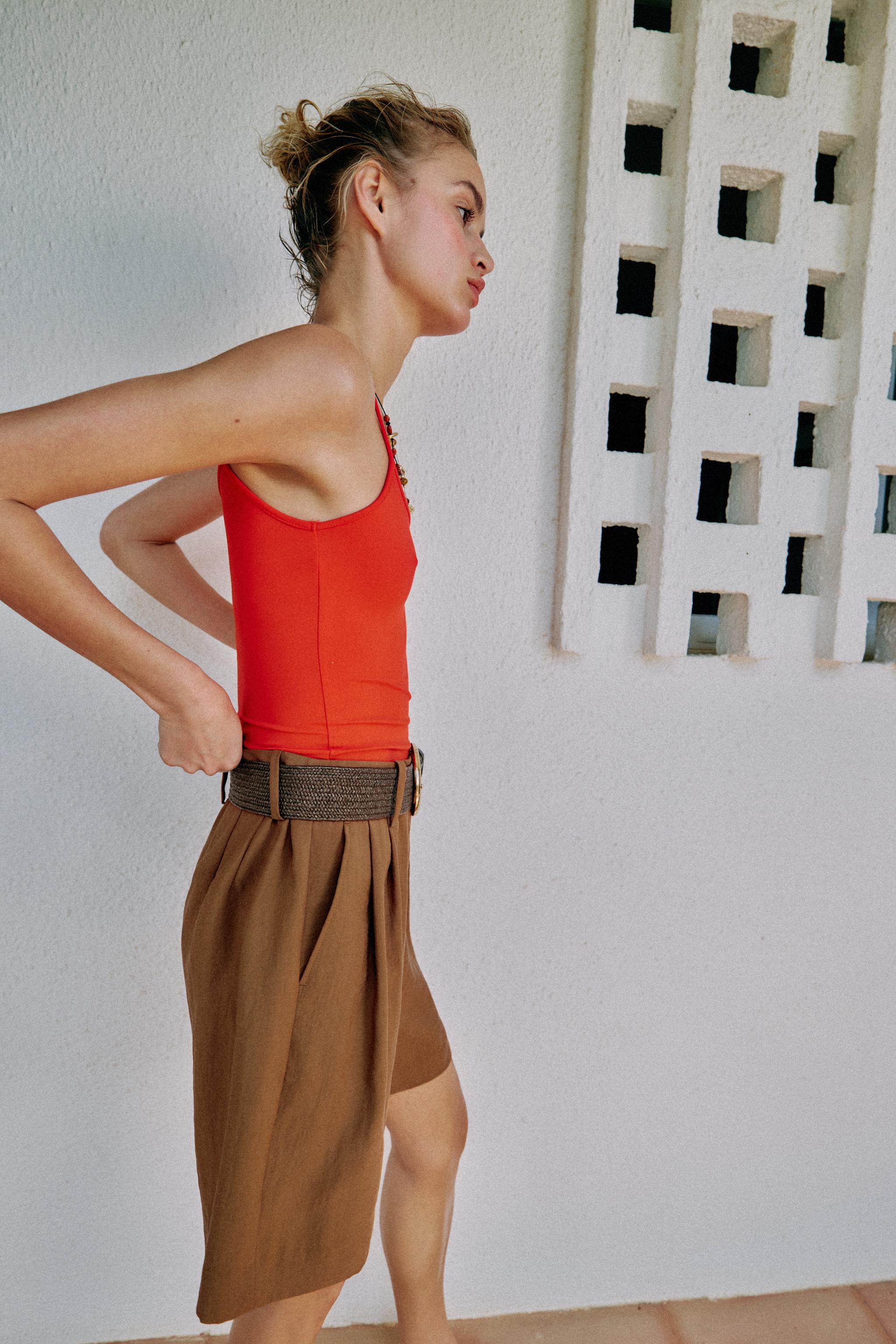 PLEATED BELTED SHORTS