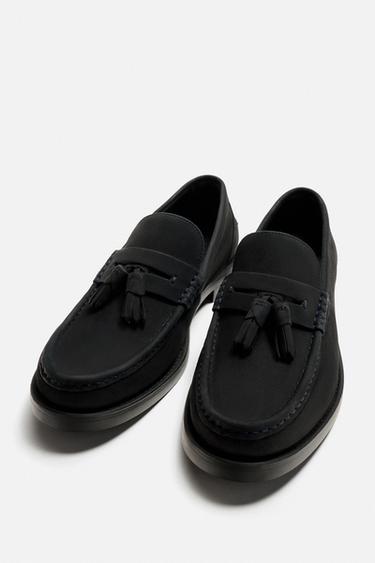 MOCASSINS EN CUIR À POMPONS - Bleu de Zara - Image 1