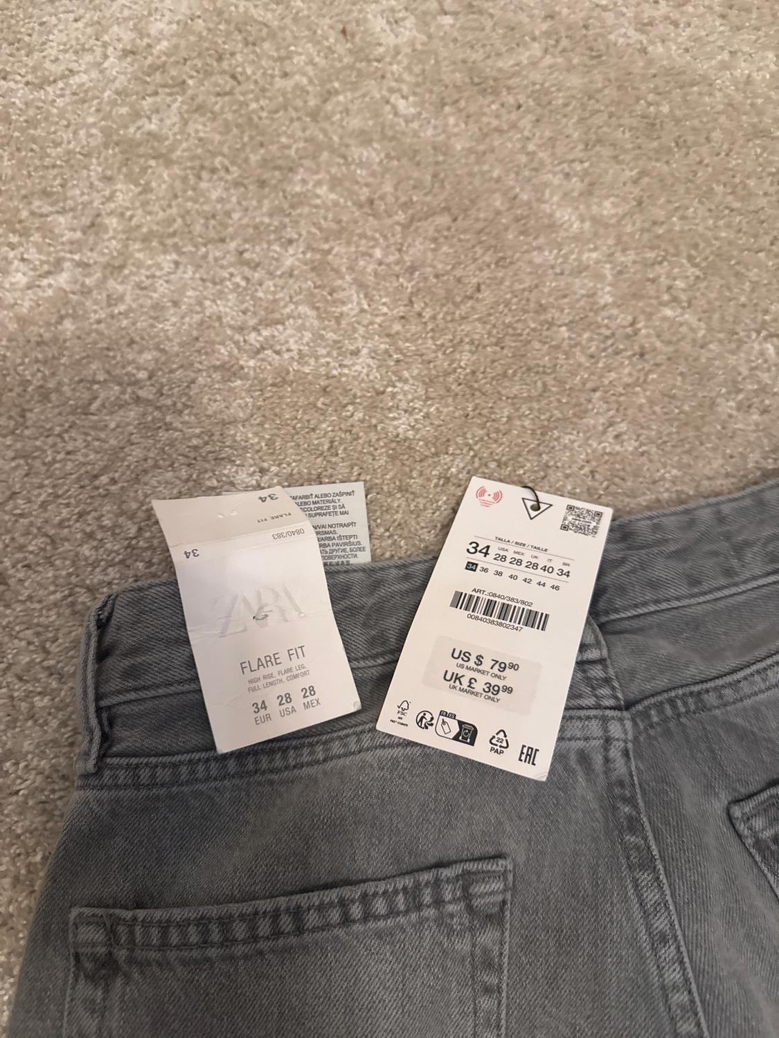 FLARE FIT JEANS - Image 3