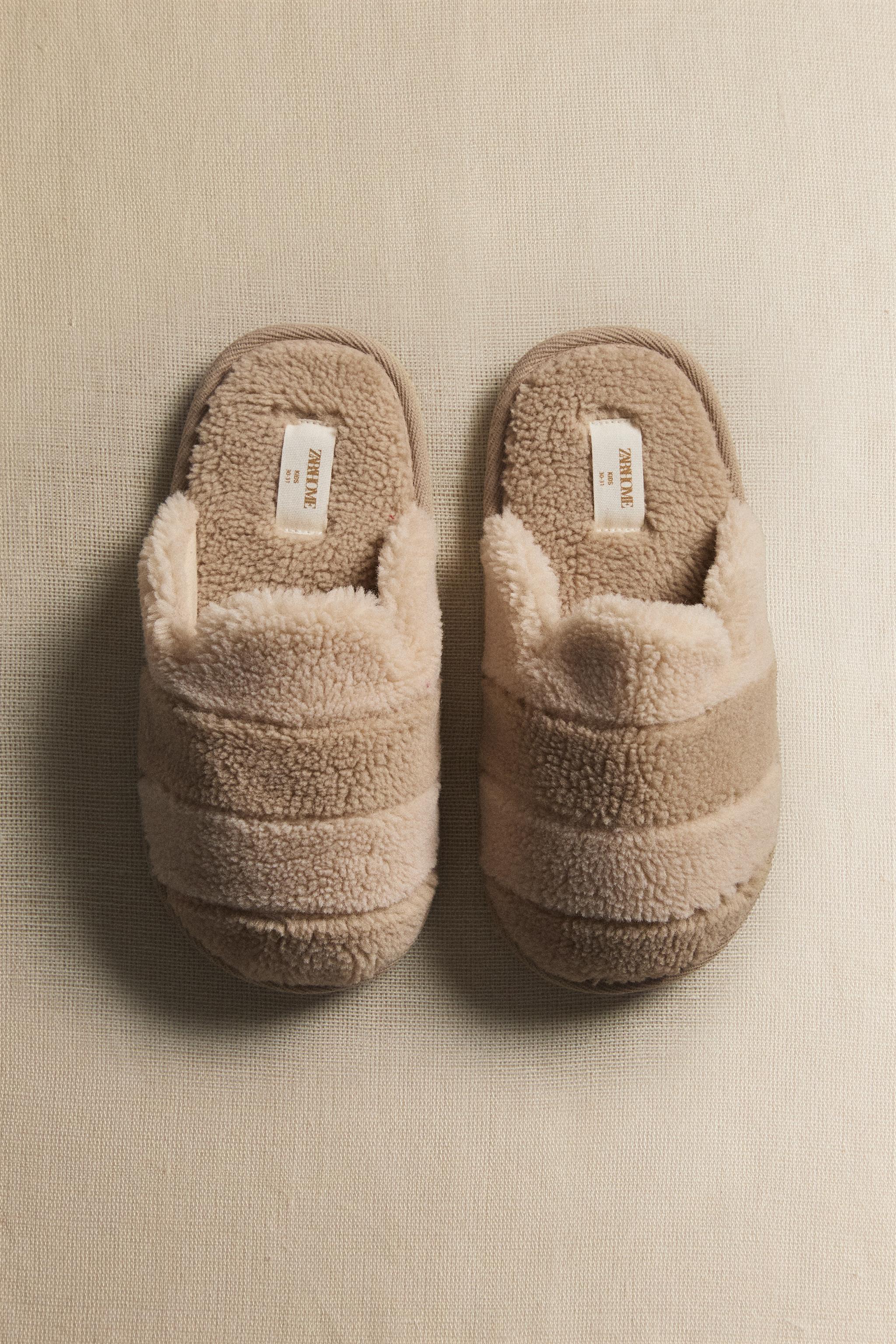 CHAUSSONS ENFANT OUVERTS À L'ARRIÈRE EFFET MOUTON
