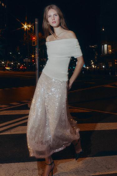 FALDA MIDI PUNTO LENTEJULEAS - Rosa tiza de Zara