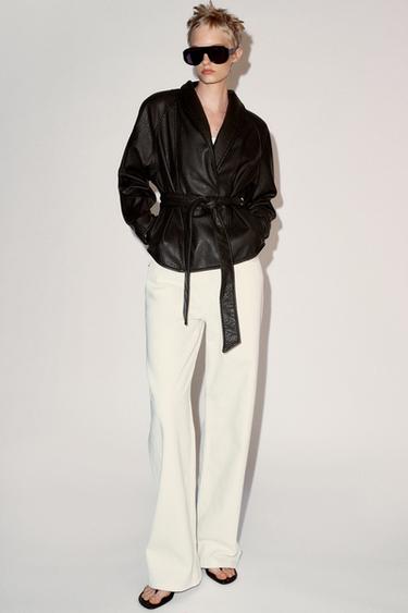 CHAQUETA EFECTO PIEL CINTURÓN ZW COLLECTION - Marrón oscuro de Zara - Imagen 0