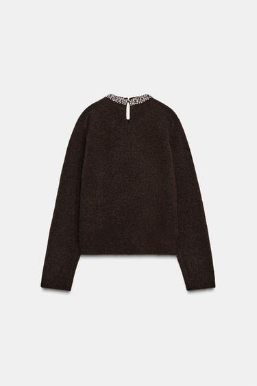 PULL EN MAILLE UNIE À COL FANTASIE BIJOUX - Marron de Zara - Image 5