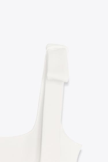 TOP LACETS STRETCH - Blanc cassé de Zara - Image 8