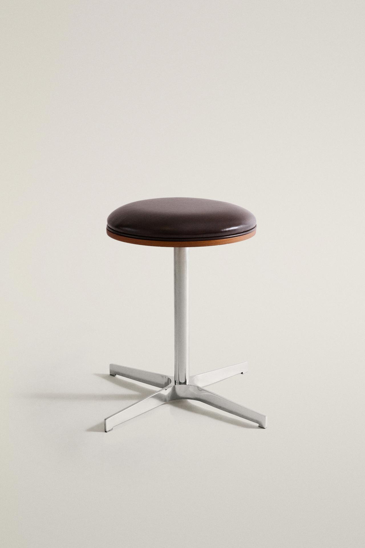 LEATHER AND STAINLESS STEEL STOOL — Chocolate brown