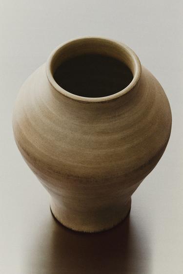 مزهرية فاتحة من التراكوتا - بني فاتح الخاص بـ Zara