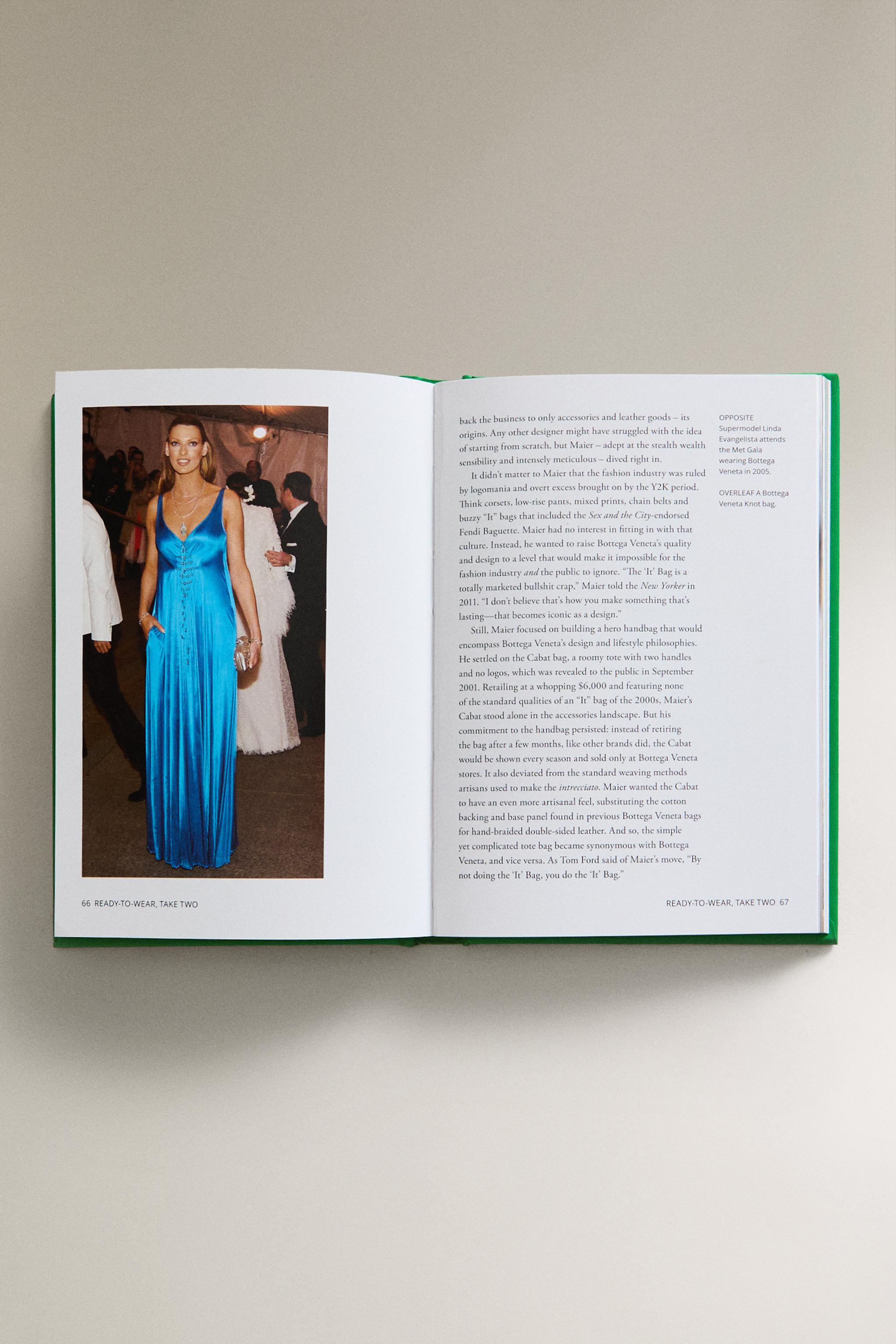 THE LITTLE BOOK OF BOTTEGA VENETA (ENGLISH)