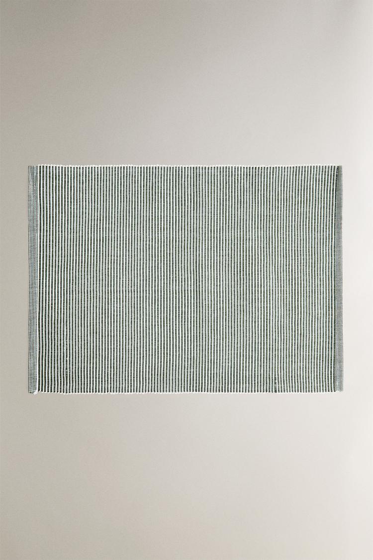 NEEDLECORD PLACEMAT