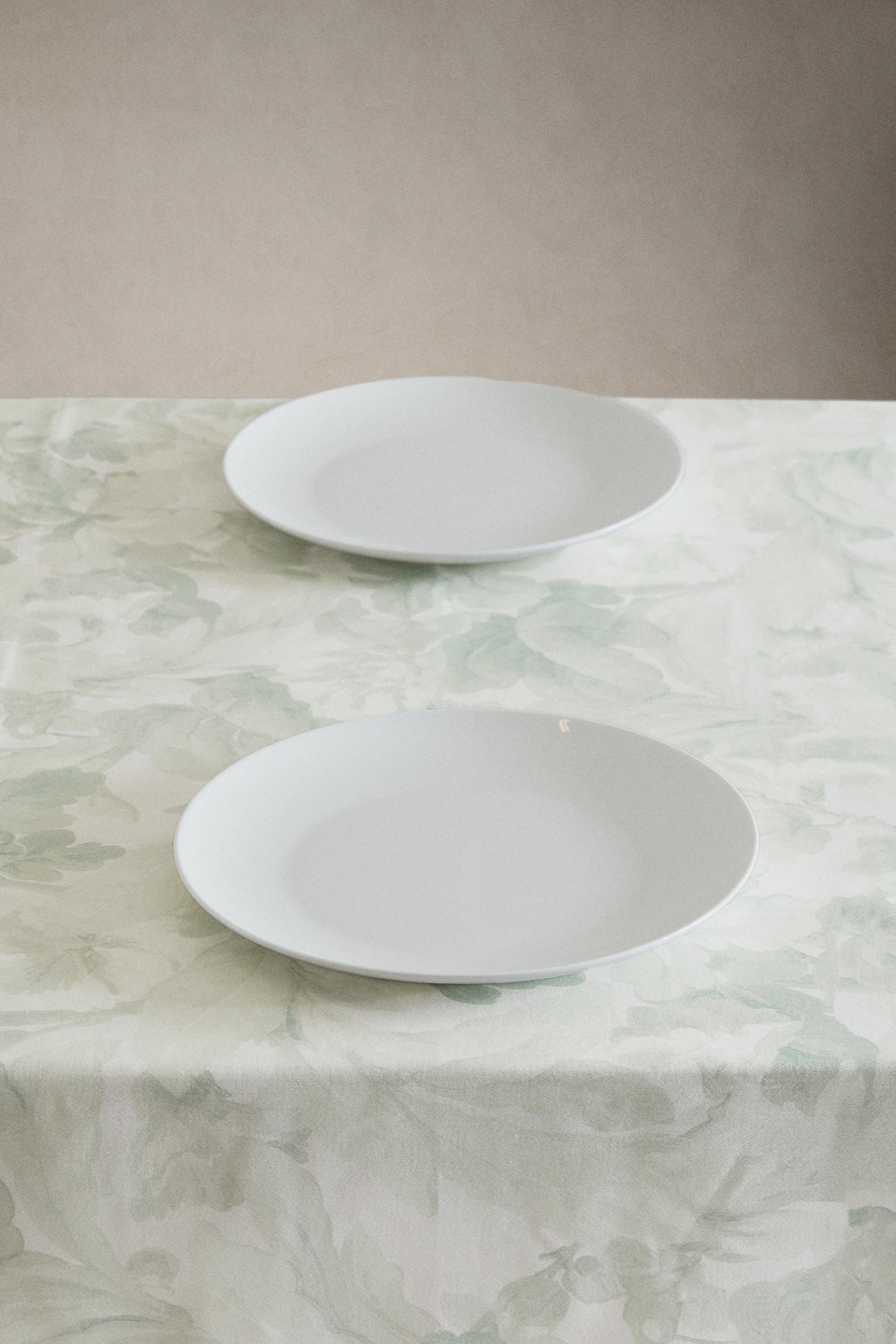 PLANT PRINT TABLECLOTH — GREENISH