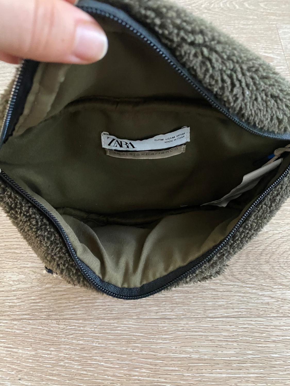 FAUX FLEECE BELT BAG - Image 4