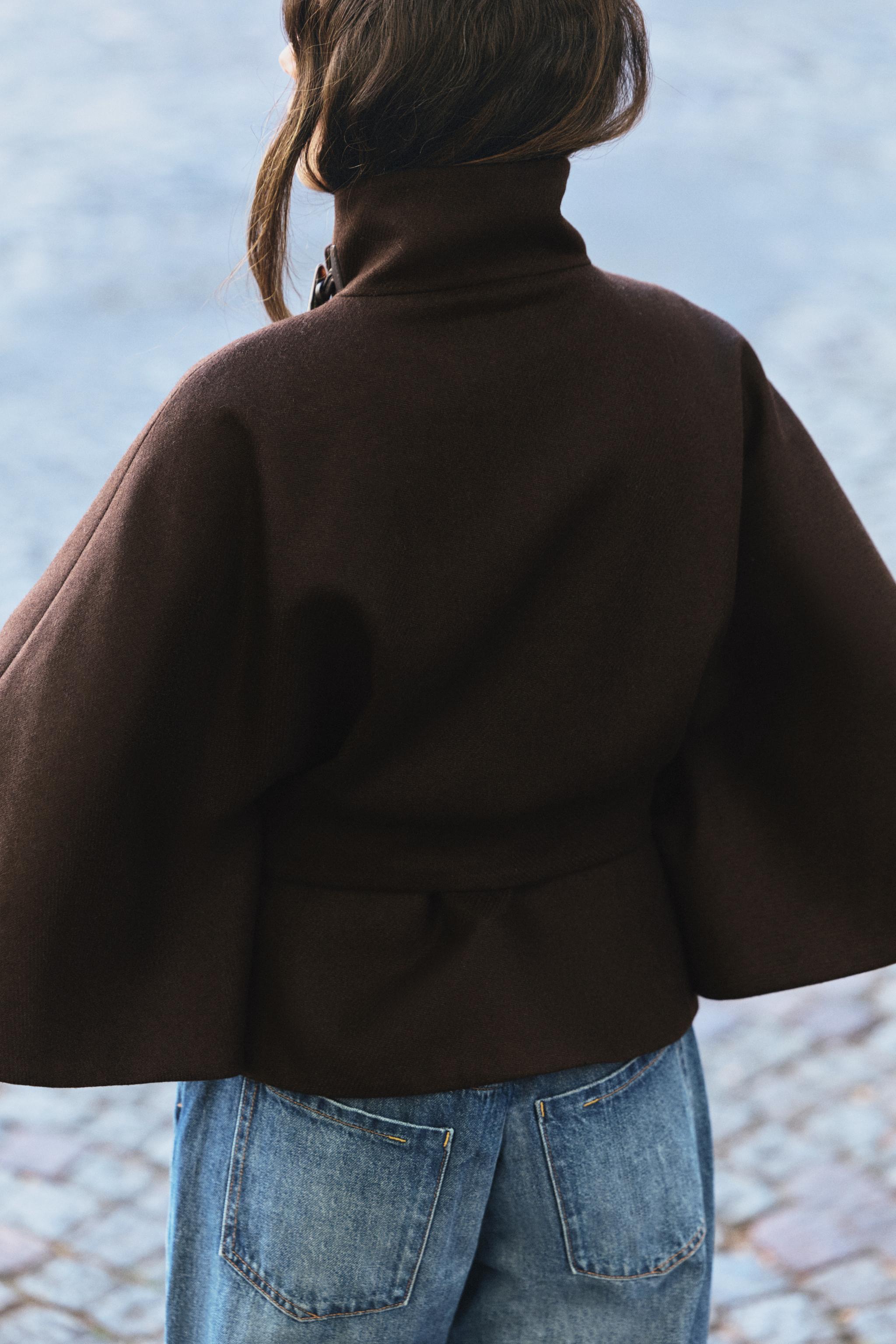 MANTEAU CAPE AVEC LAINE CEINTURE