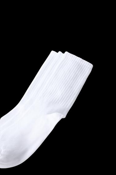 PACK TRES CALCETINES LARGOS DEPORTIVOS - Blanco de Zara