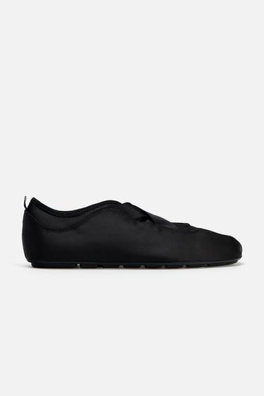 BAILARINA DEPORTIVA SATINADA - Negro de Zara