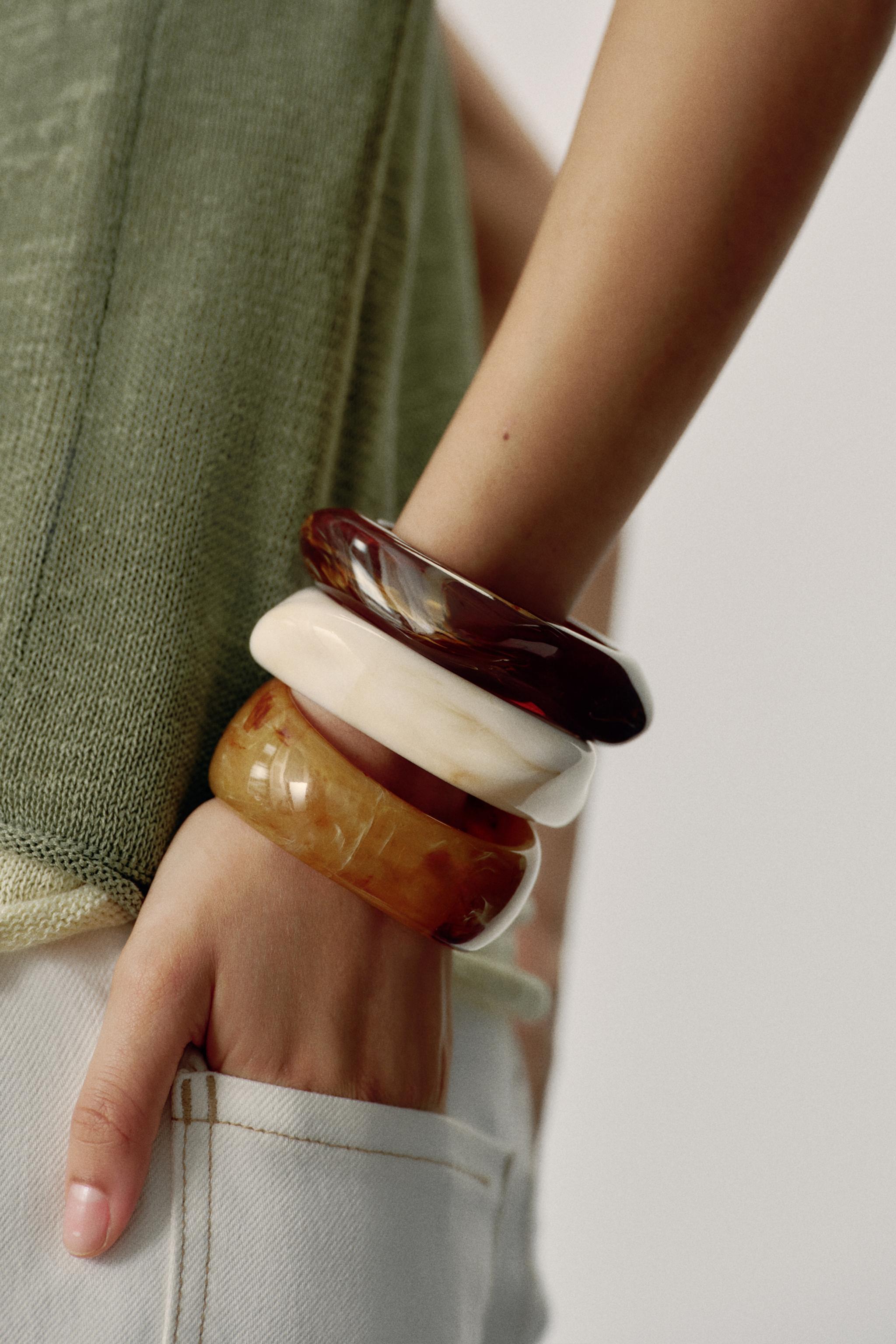3-PACK OF RESIN BRACELETS