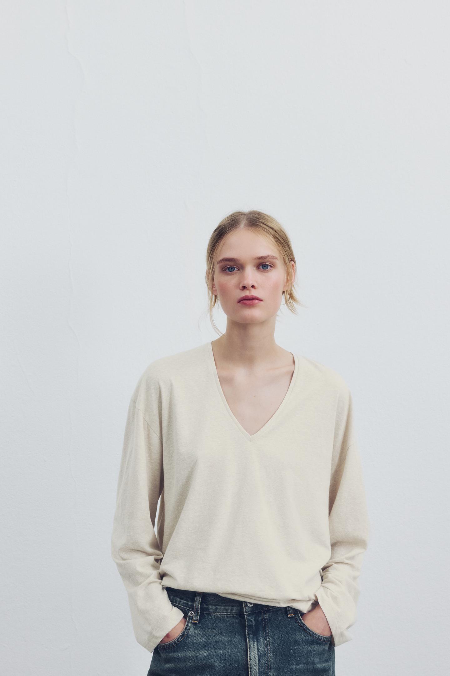 Женская футболка Zara V-NECK, цвет: Серо-бежевый — фото 1