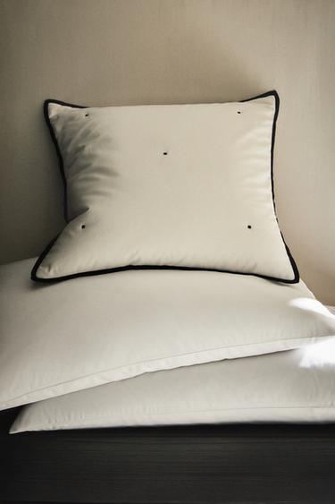 LINEN AND SATEEN CUSHION COVER WITH DOTS - Ecru / Black by Zara