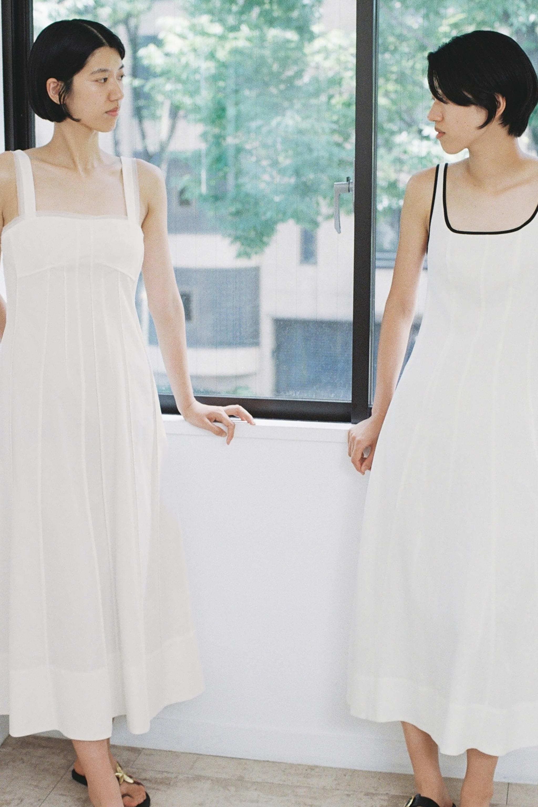 ☆ドイツ発*ZARA*新作*コントラストトリムワンピ/CARAMEL☆ 美品】ZARA ザラ キャミワンピース ロングワンピース カット