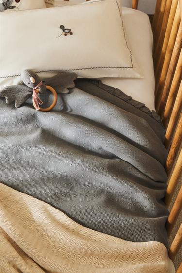 CHILDREN'S BEDSPREAD WITH RUFFLES - Grey by Zara - Image 7