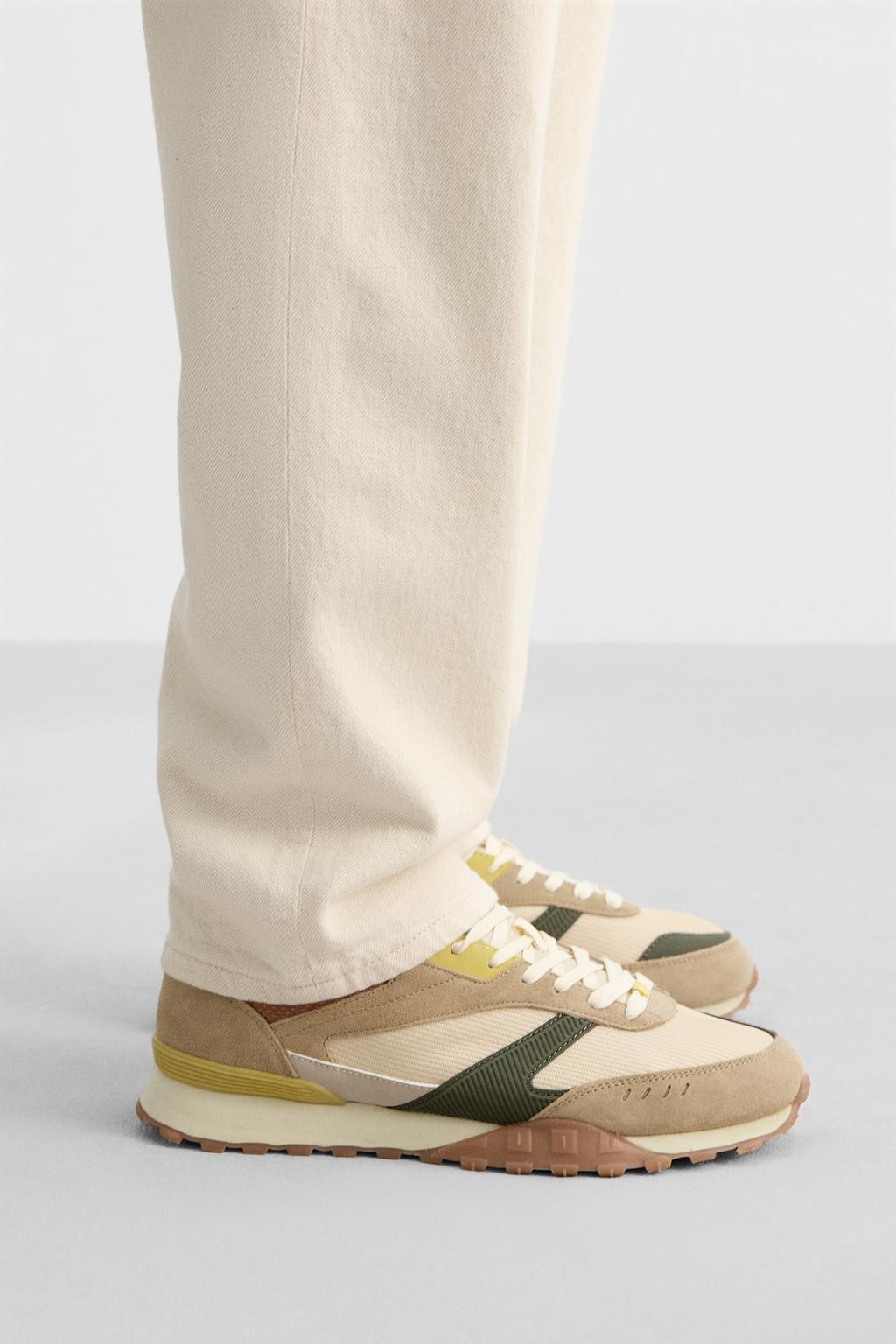Thumbnail image for RETRO-STYLE SNEAKERS