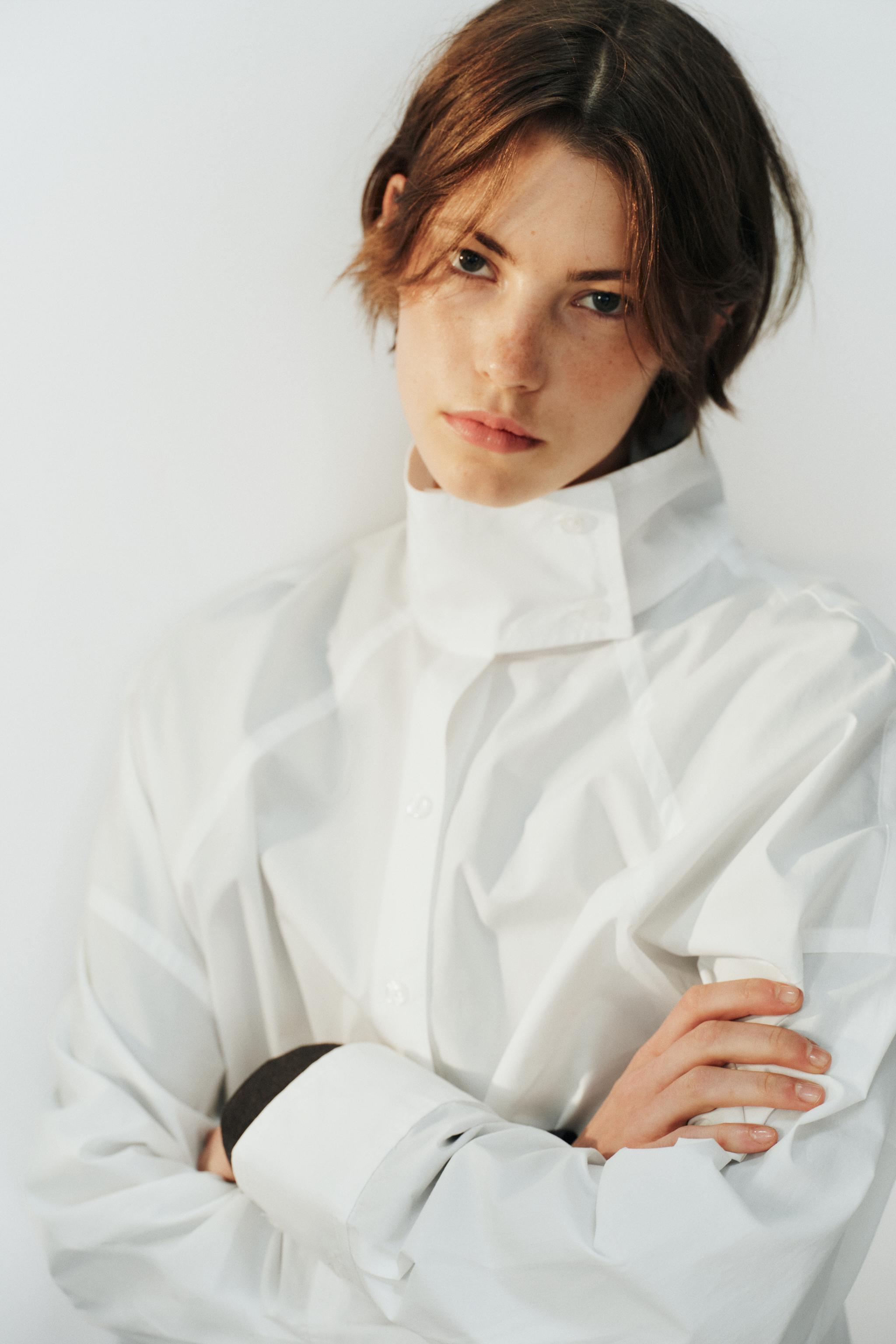 OVERSIZE HIGH-NECK SHIRT — White