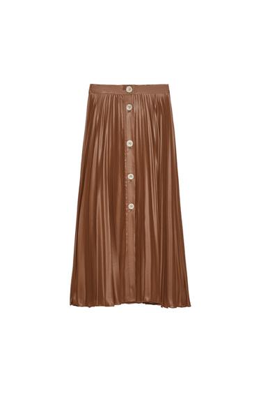 Pleated buttoned skirt